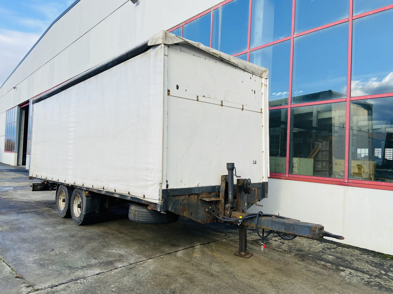 Obermaier OS2-L105L Tandemplanenanhänger - Τρέιλερ κουρτίνα: φωτογραφία 4 Obermaier OS2-L105L Tandemplanenanhänger - Τρέιλερ κουρτίνα: φωτογραφία 4