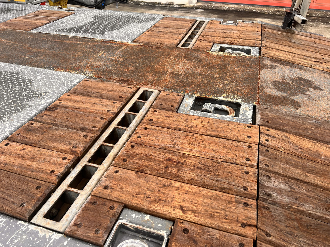 T3 3 Achs Satteltieflader - Επικαθήμενο με χαμηλό δάπεδο: φωτογραφία 5 T3 3 Achs Satteltieflader - Επικαθήμενο με χαμηλό δάπεδο: φωτογραφία 5