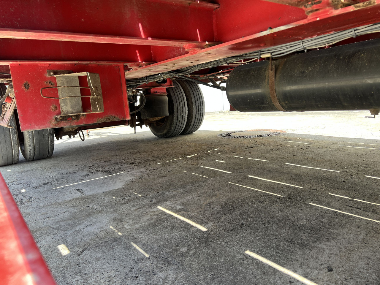 T3 3 Achs Tiefladeranhänger mit gerader Ladefläche - Ρυμούλκα με χαμηλό δάπεδο: φωτογραφία 5 T3 3 Achs Tiefladeranhänger mit gerader Ladefläche - Ρυμούλκα με χαμηλό δάπεδο: φωτογραφία 5