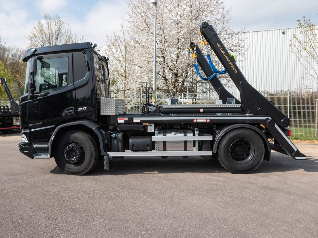 DAF FA XD 410 VDL Absetzkipper DAF FA XD 410 VDL Absetzkipper - Φορτηγό καδοφόρος φορτωτής: φωτογραφία 4 DAF FA XD 410 VDL Absetzkipper DAF FA XD 410 VDL Absetzkipper - Φορτηγό καδοφόρος φορτωτής: φωτογραφία 4