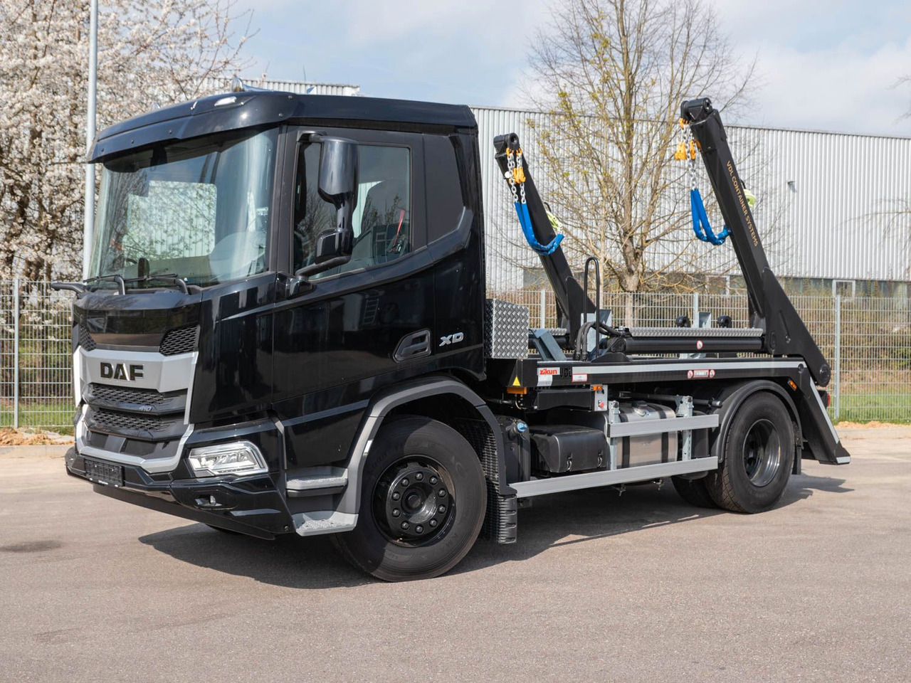 DAF FA XD 410 VDL Absetzkipper DAF FA XD 410 VDL Absetzkipper - Φορτηγό καδοφόρος φορτωτής: φωτογραφία 3 DAF FA XD 410 VDL Absetzkipper DAF FA XD 410 VDL Absetzkipper - Φορτηγό καδοφόρος φορτωτής: φωτογραφία 3