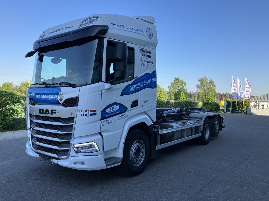 DAF FAN XF 480 mit VDL Abrollkipper DAF FAN XF 480 mit VDL Abrollkipper - Φορτηγό φόρτωσης γάντζου: φωτογραφία 1 DAF FAN XF 480 mit VDL Abrollkipper DAF FAN XF 480 mit VDL Abrollkipper - Φορτηγό φόρτωσης γάντζου: φωτογραφία 1