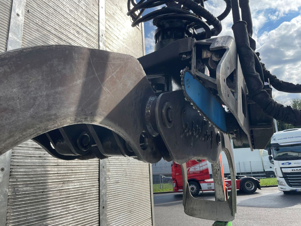 Φορτηγό ξυλείας, Φορτηγό με γερανό DAF FAT XF 530 SSC, Holztransport, Greifer mit Säge: φωτογραφία 6