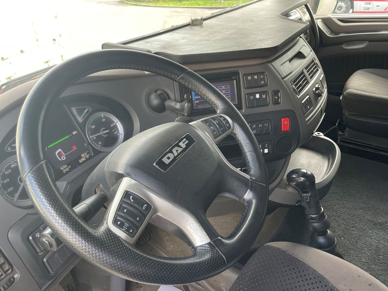 Φορτηγό ξυλείας, Φορτηγό με γερανό DAF FAT XF 530 SSC, Holztransport, Greifer mit Säge: φωτογραφία 7