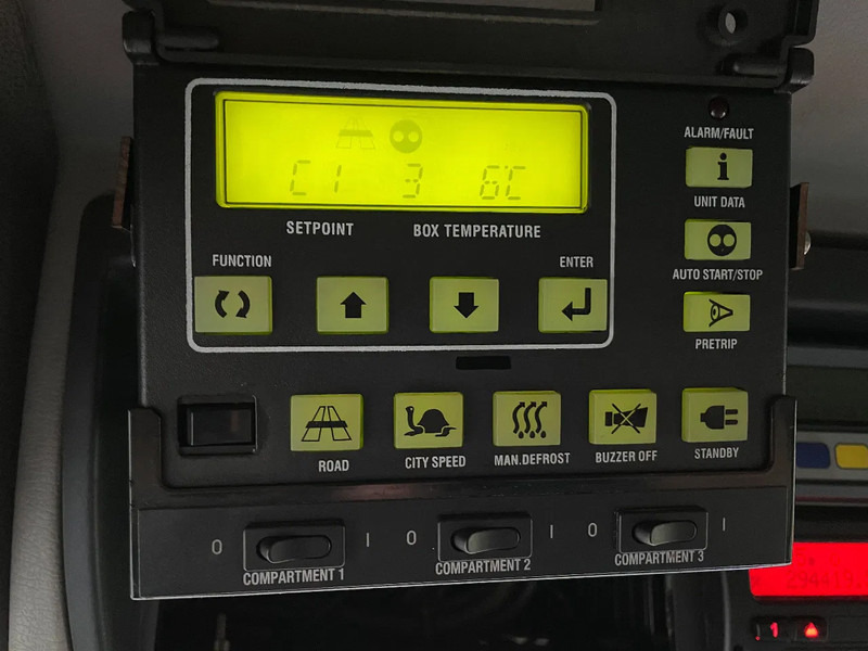 Φορτηγό ψυγείο Renault Midlum 270 2010 chereau + carrier: φωτογραφία 12