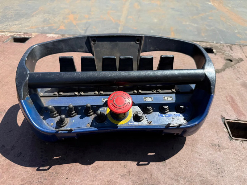 Renault Premium Lander PM 36 P radio control !!! - Φορτηγό με γερανό: φωτογραφία 4 Renault Premium Lander PM 36 P radio control !!! - Φορτηγό με γερανό: φωτογραφία 4