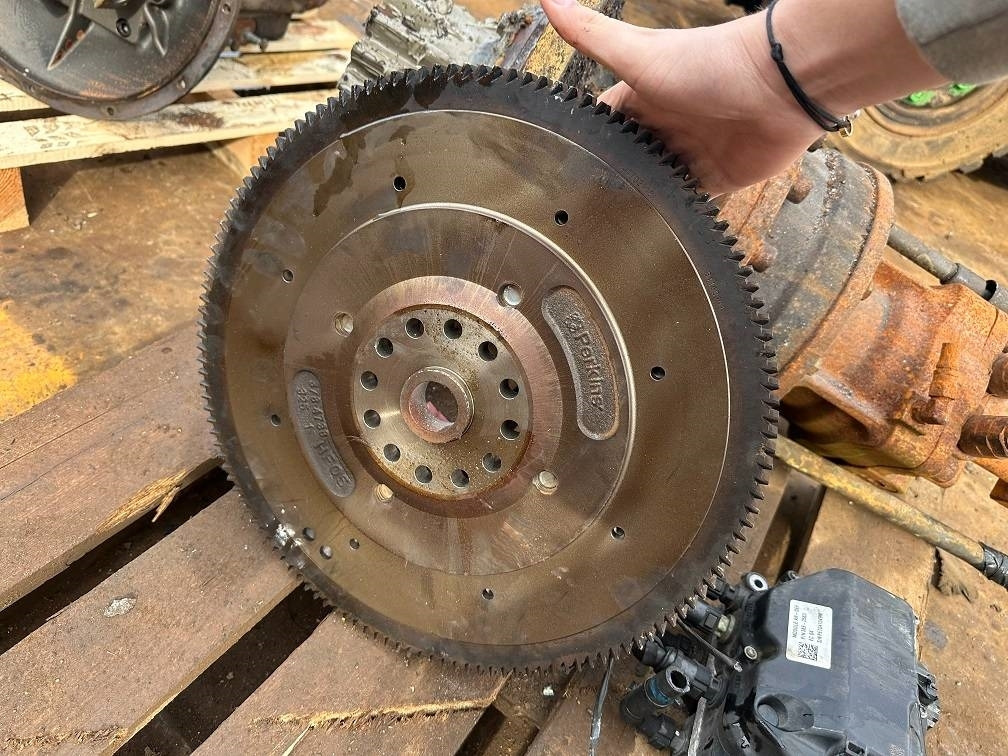 CAT 323 c7.1acert flywheel 378-4739 2009173 - Κινητήρας για Κατασκευή μηχανήματα: φωτογραφία 3 CAT 323 c7.1acert flywheel 378-4739 2009173 - Κινητήρας για Κατασκευή μηχανήματα: φωτογραφία 3