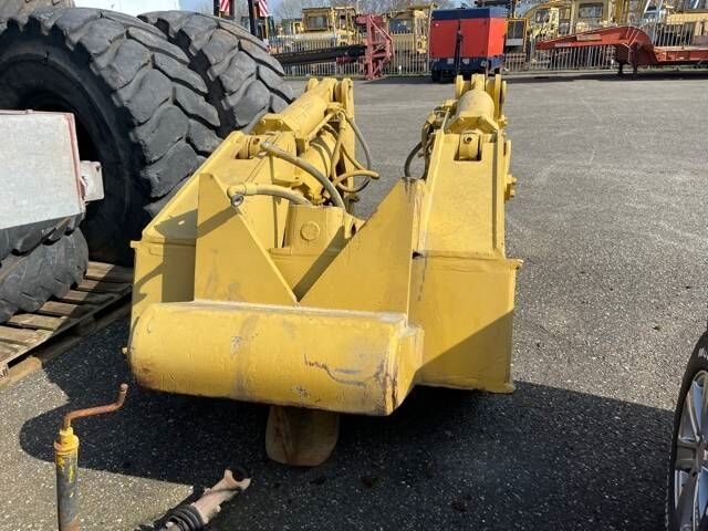 CAT D 8 R Ripper - Νύχι για Κατασκευή μηχανήματα: φωτογραφία 2 CAT D 8 R Ripper - Νύχι για Κατασκευή μηχανήματα: φωτογραφία 2