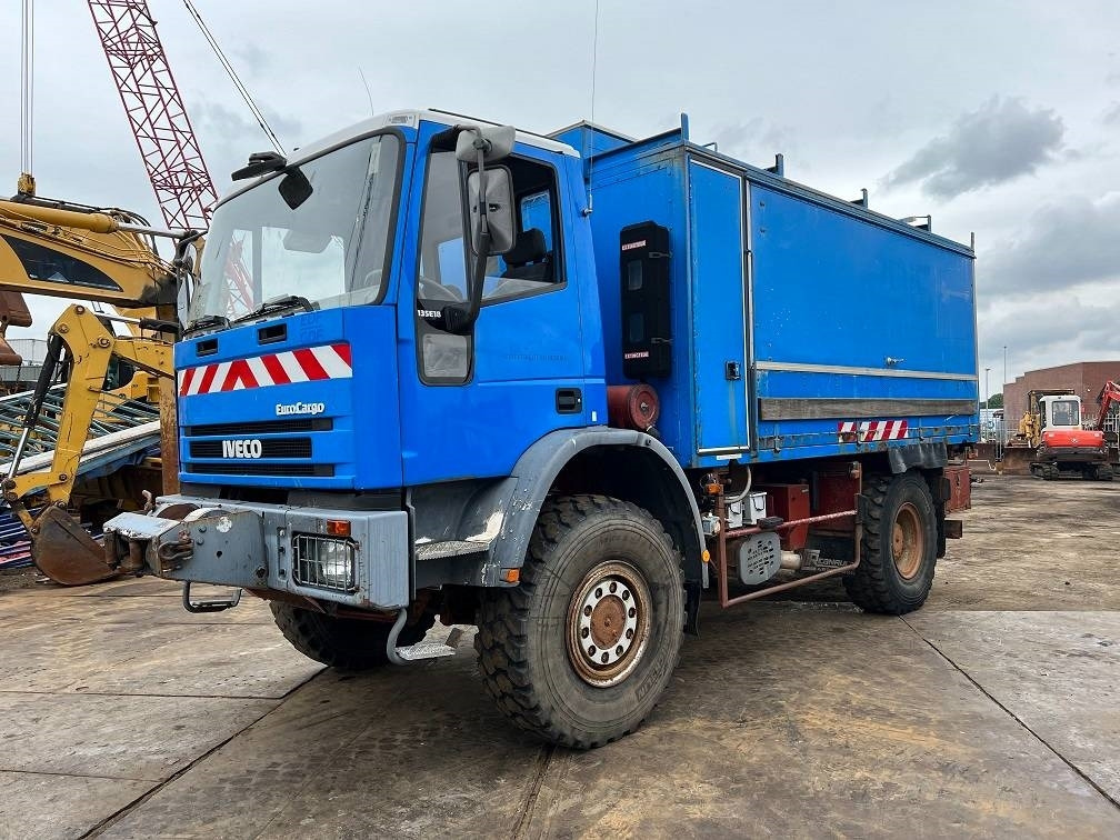Iveco eurocargo 135E18 4x4 - Φορτηγό κόφα: φωτογραφία 1 Iveco eurocargo 135E18 4x4 - Φορτηγό κόφα: φωτογραφία 1