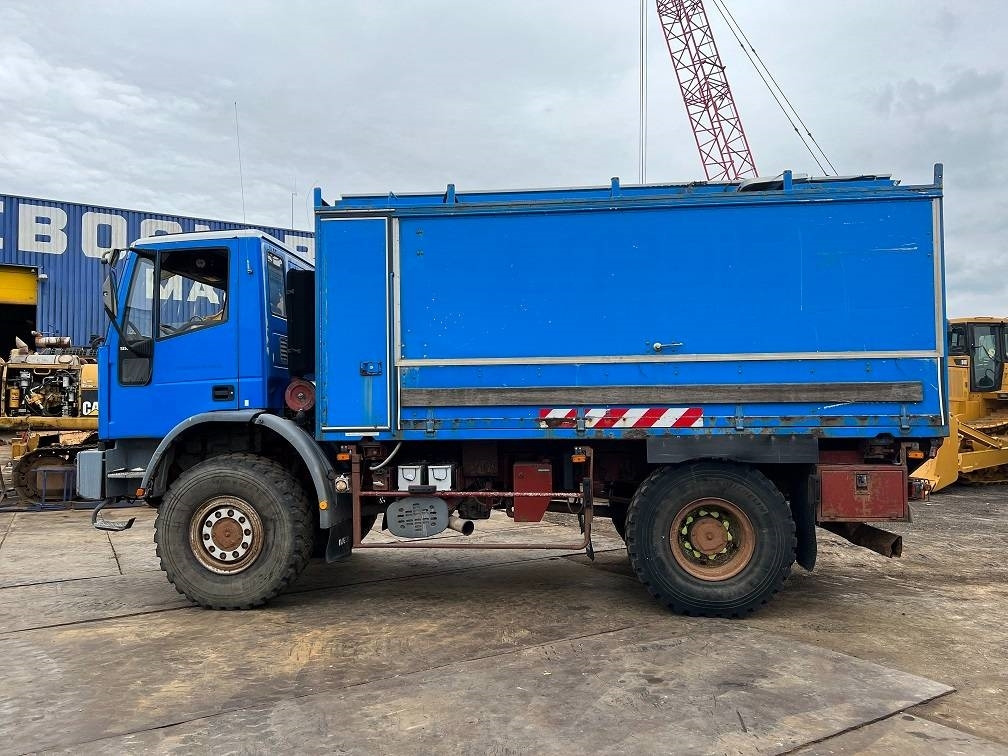 Iveco eurocargo 135E18 4x4 - Φορτηγό κόφα: φωτογραφία 2 Iveco eurocargo 135E18 4x4 - Φορτηγό κόφα: φωτογραφία 2