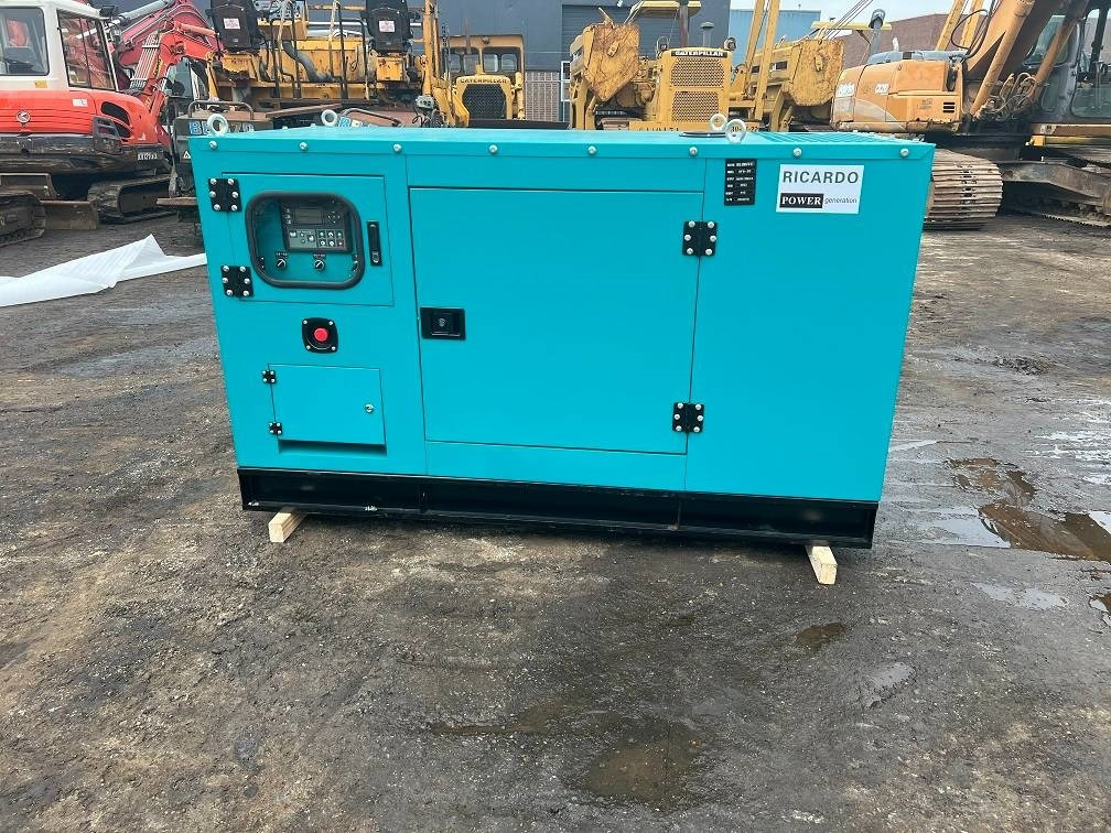 Ricardo 20KVA 16KW SILENT GENERATOR 3 PHASE 50HZ 400V NEW - Βιομηχανική γεννήτρια: φωτογραφία 2 Ricardo 20KVA 16KW SILENT GENERATOR 3 PHASE 50HZ 400V NEW - Βιομηχανική γεννήτρια: φωτογραφία 2