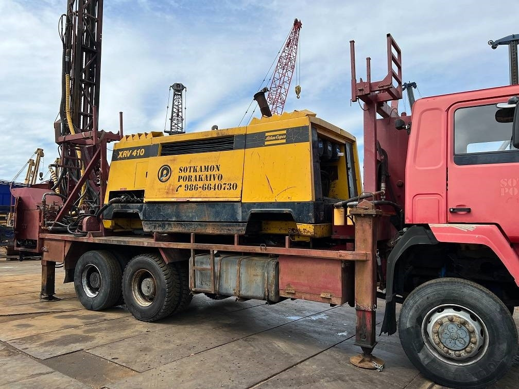 Sisu 12E480 6X6 WATER WELL DRILL ATLAS COPCO XRV410 (50  - Μηχάνημα διάτρησης: φωτογραφία 2 Sisu 12E480 6X6 WATER WELL DRILL ATLAS COPCO XRV410 (50  - Μηχάνημα διάτρησης: φωτογραφία 2