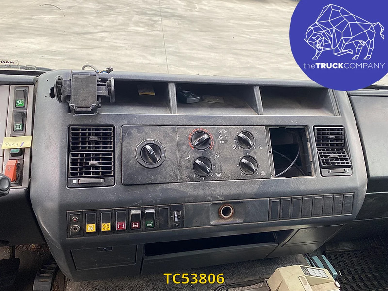 Φορτηγό βυτιοφόρο MAN L 2000 12.220: φωτογραφία 6