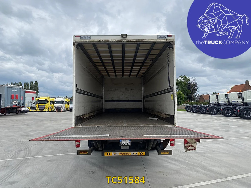 Renault D 210 - Φορτηγό κόφα: φωτογραφία 2 Renault D 210 - Φορτηγό κόφα: φωτογραφία 2