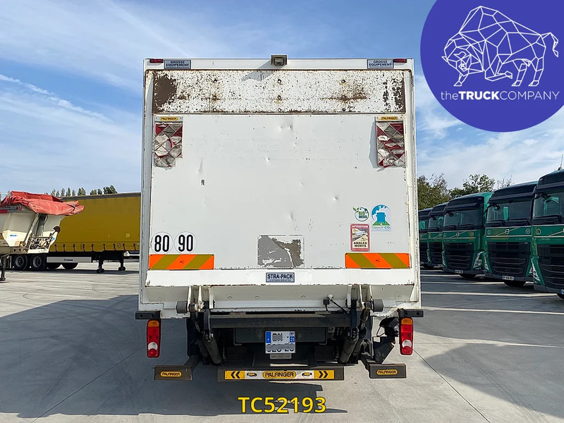 Renault D 210 - Φορτηγό κόφα: φωτογραφία 3 Renault D 210 - Φορτηγό κόφα: φωτογραφία 3