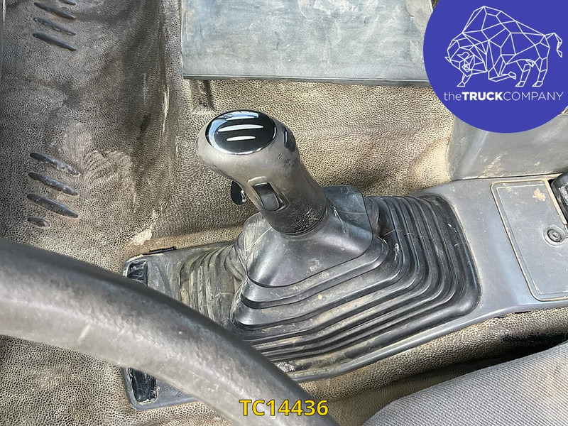 Renault Kerax 370 - Φορτηγό μεταφοράς εμπορευματοκιβωτίων/ Κινητό αμάξωμα: φωτογραφία 4 Renault Kerax 370 - Φορτηγό μεταφοράς εμπορευματοκιβωτίων/ Κινητό αμάξωμα: φωτογραφία 4