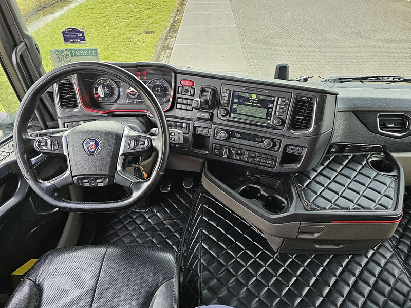 Interior photo 1: Τράκτορας Scania R650 6X4 RETARDER LED