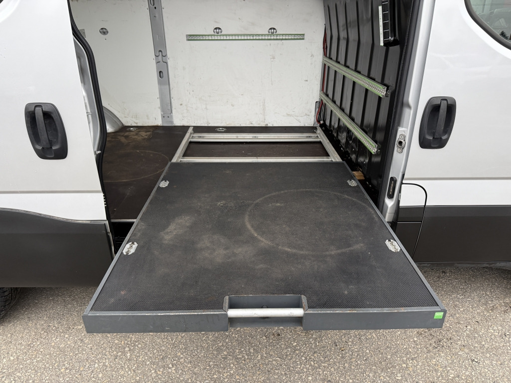 Iveco Daily 35S14 CNG Erdgas Klimaaut. Sitzheizung - Βαν: φωτογραφία 4 Iveco Daily 35S14 CNG Erdgas Klimaaut. Sitzheizung - Βαν: φωτογραφία 4