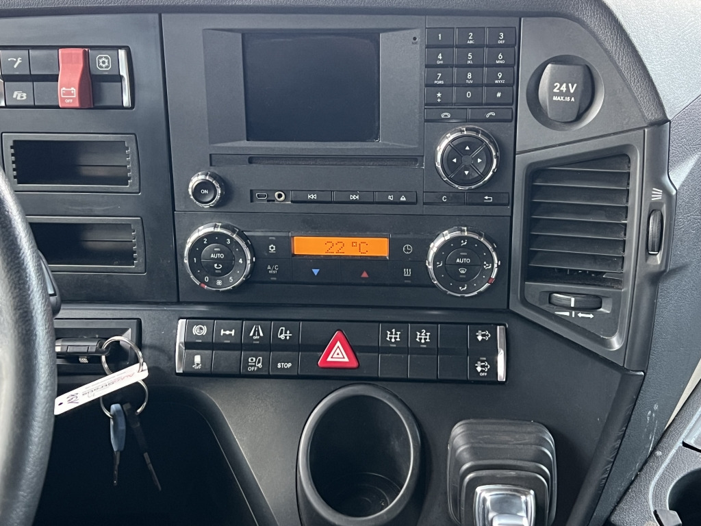 Mercedes-Benz Actros 1845 Klimaautom. Retarder 2x Nebenantrieb - Τράκτορας: φωτογραφία 4 Mercedes-Benz Actros 1845 Klimaautom. Retarder 2x Nebenantrieb - Τράκτορας: φωτογραφία 4