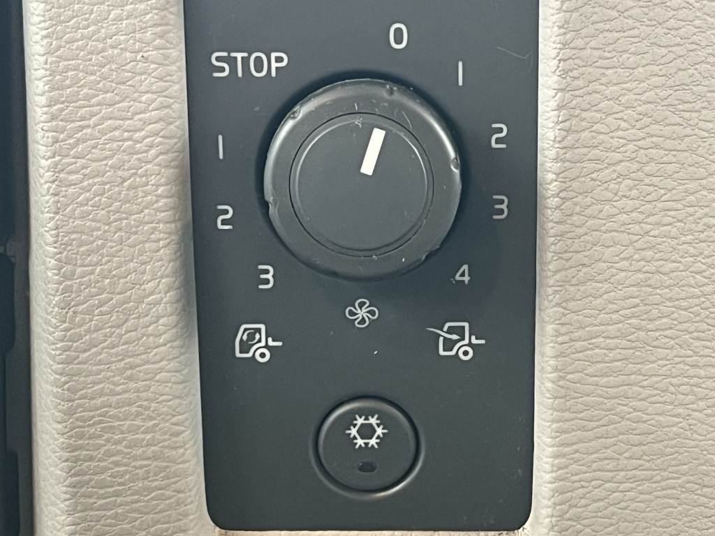 Volvo FL 260 7,2m LBW Klima Tempomat AHK Orig. 125'km - Φορτηγό μουσαμάς: φωτογραφία 2 Volvo FL 260 7,2m LBW Klima Tempomat AHK Orig. 125'km - Φορτηγό μουσαμάς: φωτογραφία 2