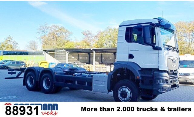 MAN TGS 33.440 6x6 BB CH, Hohe Bauart, Nebenantrieb - Φορτηγό σασί: φωτογραφία 1 MAN TGS 33.440 6x6 BB CH, Hohe Bauart, Nebenantrieb - Φορτηγό σασί: φωτογραφία 1