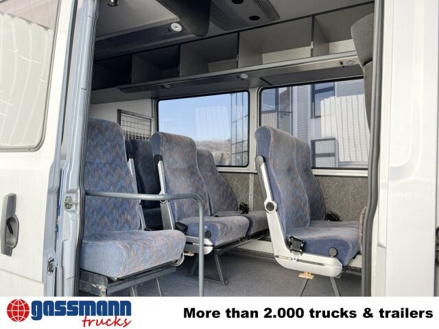 Mercedes-Benz 711 D-KA 4x2, Standklima, 11-Sitze, 2 x on stock - Μικρό λεωφορείο, Επιβατικό βαν: φωτογραφία 4 Mercedes-Benz 711 D-KA 4x2, Standklima, 11-Sitze, 2 x on stock - Μικρό λεωφορείο, Επιβατικό βαν: φωτογραφία 4