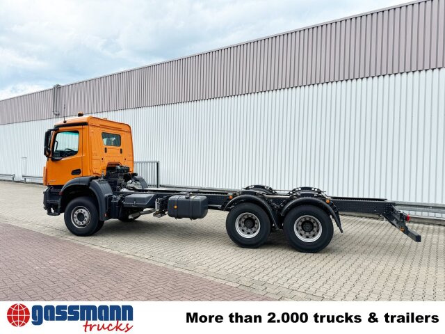Mercedes-Benz Arocs 2633 6x4, 2x Nebenantrieb - Φορτηγό σασί: φωτογραφία 2 Mercedes-Benz Arocs 2633 6x4, 2x Nebenantrieb - Φορτηγό σασί: φωτογραφία 2