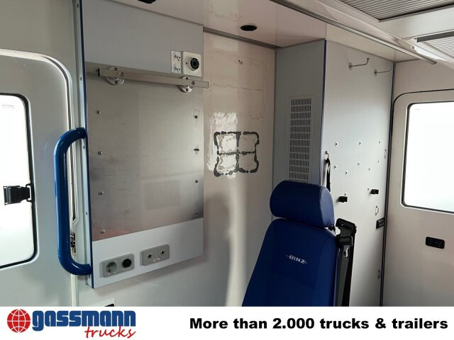 Mercedes-Benz Sprinter 313 CDI 4x2, Rettungswagen - Βαν: φωτογραφία 4 Mercedes-Benz Sprinter 313 CDI 4x2, Rettungswagen - Βαν: φωτογραφία 4