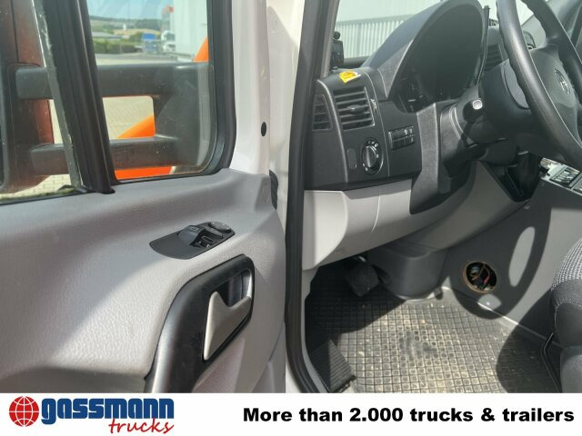 Mercedes-Benz Sprinter 516 CDI 4x2, Rettungswagen, Bi-Xenon - Βαν: φωτογραφία 4 Mercedes-Benz Sprinter 516 CDI 4x2, Rettungswagen, Bi-Xenon - Βαν: φωτογραφία 4