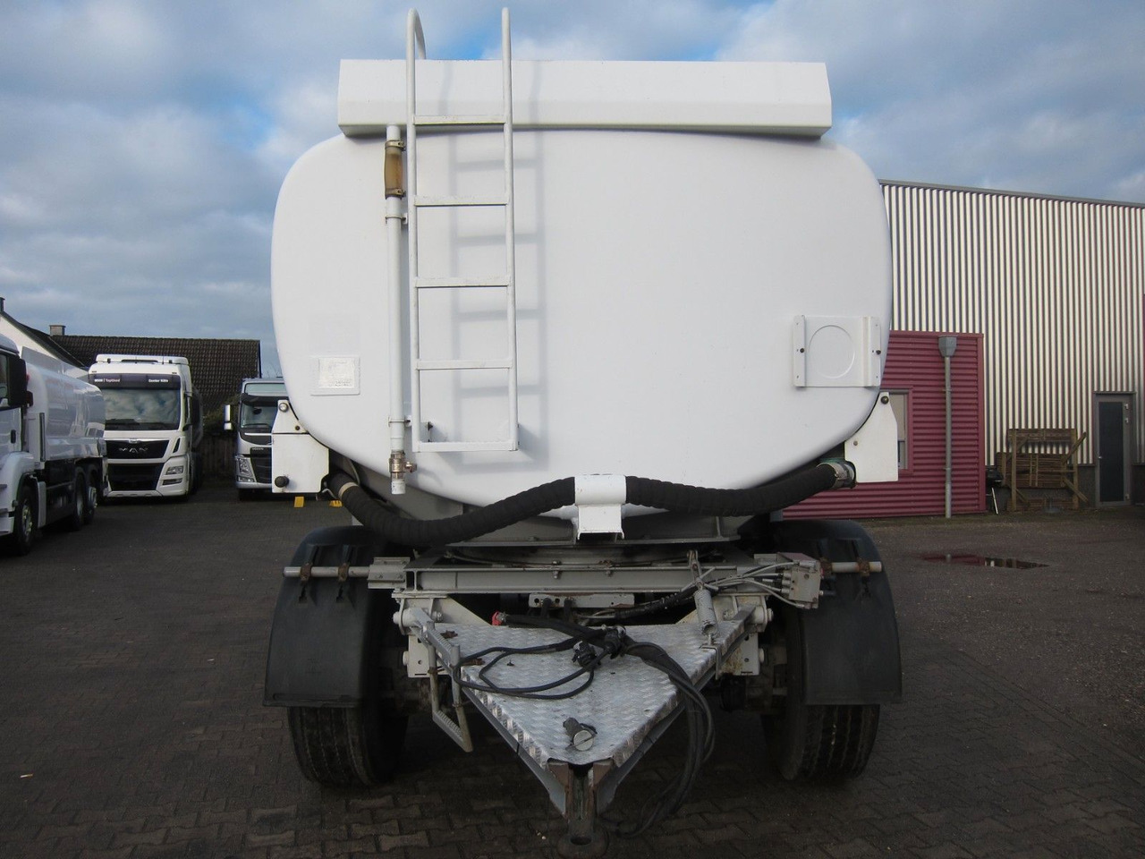 Lindner & Fischer 18400ltr 3 Kammern Oben-Unten - Ρυμούλκα βυτίο: φωτογραφία 2 Lindner & Fischer 18400ltr 3 Kammern Oben-Unten - Ρυμούλκα βυτίο: φωτογραφία 2