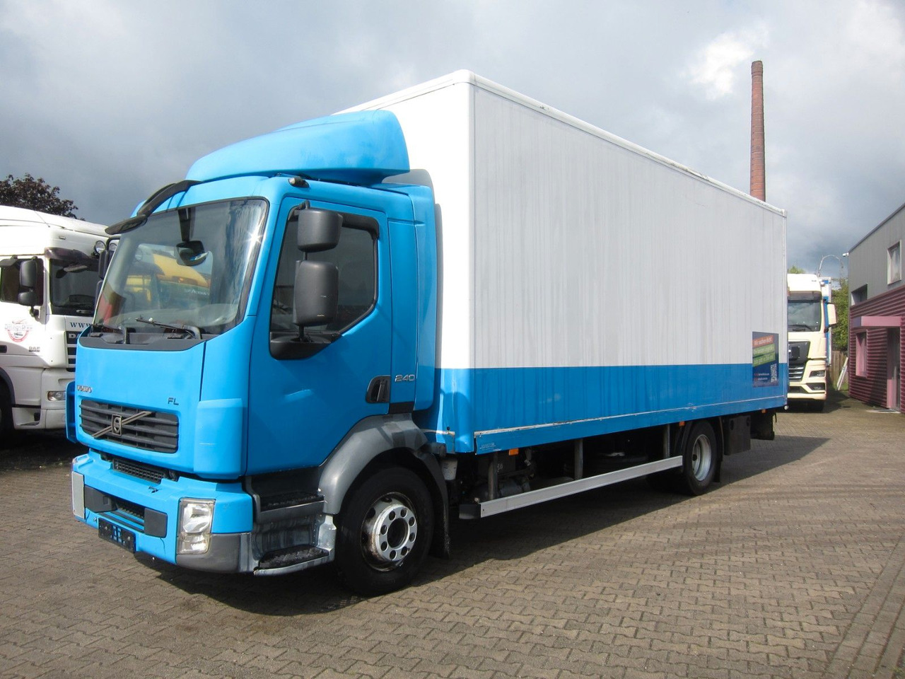 Volvo FL 240 12T Koffer KBW Manual - Φορτηγό κόφα: φωτογραφία 2 Volvo FL 240 12T Koffer KBW Manual - Φορτηγό κόφα: φωτογραφία 2