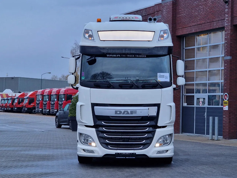 DAF XF 460 SuperSpaceCab 4x2 - Full air - Night Clima - TV -Microwave - Full spoiler - Navi - Τράκτορας: φωτογραφία 2 DAF XF 460 SuperSpaceCab 4x2 - Full air - Night Clima - TV -Microwave - Full spoiler - Navi - Τράκτορας: φωτογραφία 2