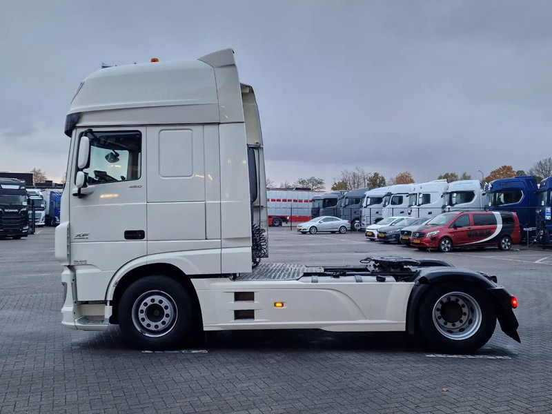 DAF XF 460 SuperSpaceCab 4x2 - Full air - Night Clima - TV -Microwave - Full spoiler - Navi - Τράκτορας: φωτογραφία 4 DAF XF 460 SuperSpaceCab 4x2 - Full air - Night Clima - TV -Microwave - Full spoiler - Navi - Τράκτορας: φωτογραφία 4