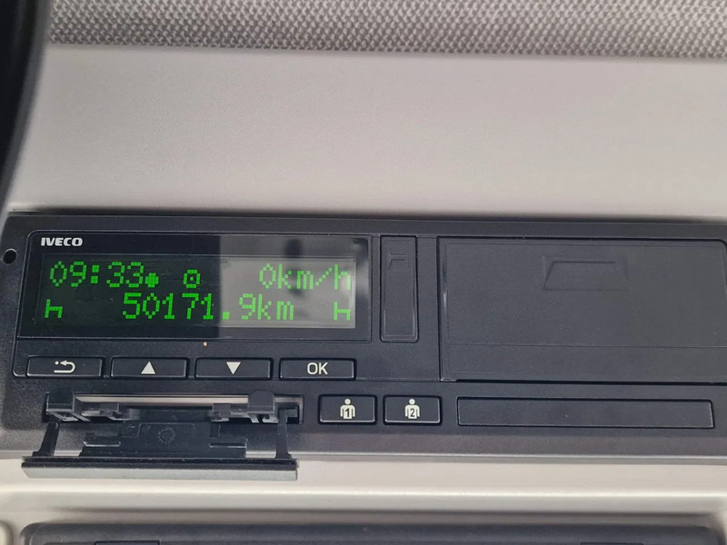 Φορτηγό κόφα Iveco Eurocargo 75-190 Isotherm box - Zepro loadlift - Low KM - Airco - Euro 6: φωτογραφία 19 Φορτηγό κόφα Iveco Eurocargo 75-190 Isotherm box - Zepro loadlift - Low KM - Airco - Euro 6: φωτογραφία 19