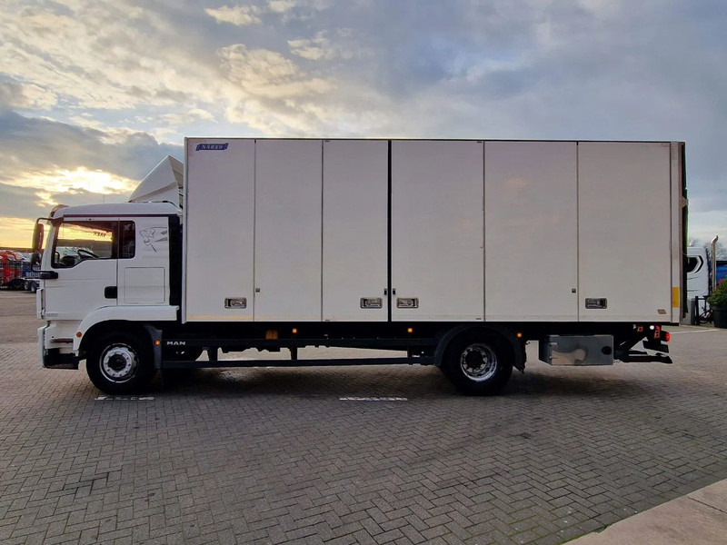 MAN TGM 18.290 4x2 - Sleepercab - Box with sidedoors - Loadlift - Full air - Euro 6 - Automatic - Φορτηγό κόφα: φωτογραφία 4 MAN TGM 18.290 4x2 - Sleepercab - Box with sidedoors - Loadlift - Full air - Euro 6 - Automatic - Φορτηγό κόφα: φωτογραφία 4