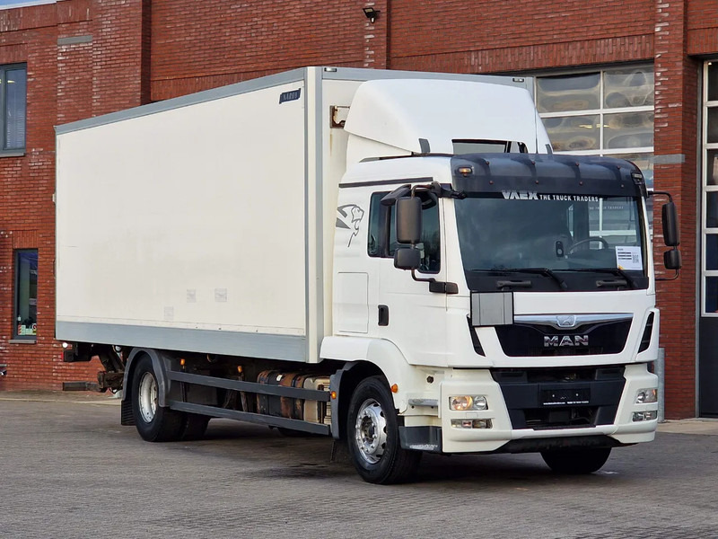 MAN TGM 18.340 4x2 - Sleepercab - Box with sidedoors - Loadlift - Full air - Euro 6 - Automatic - Φορτηγό κόφα: φωτογραφία 1 MAN TGM 18.340 4x2 - Sleepercab - Box with sidedoors - Loadlift - Full air - Euro 6 - Automatic - Φορτηγό κόφα: φωτογραφία 1