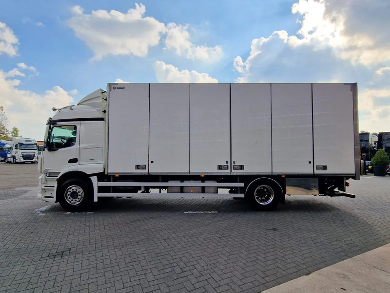 Mercedes-Benz Actros 1833 4x2 - Box with sidedoors - Loadlift - Sleeper cab - Full air - 5.80WB - Φορτηγό κόφα: φωτογραφία 5 Mercedes-Benz Actros 1833 4x2 - Box with sidedoors - Loadlift - Sleeper cab - Full air - 5.80WB - Φορτηγό κόφα: φωτογραφία 5