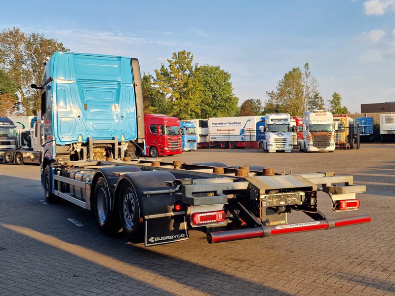 Mercedes-Benz Actros 2553 6x2 - BDF - Retarder - 4.90 WB - Loadlift - Full air - Φορτηγό μεταφοράς εμπορευματοκιβωτίων/ Κινητό αμάξωμα: φωτογραφία 5 Mercedes-Benz Actros 2553 6x2 - BDF - Retarder - 4.90 WB - Loadlift - Full air - Φορτηγό μεταφοράς εμπορευματοκιβωτίων/ Κινητό αμάξωμα: φωτογραφία 5