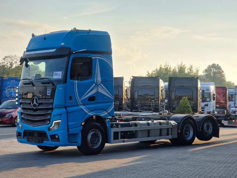 Mercedes-Benz Actros 2553 6x2 - BDF - Retarder - 4.90 WB - Loadlift - Full air - Φορτηγό μεταφοράς εμπορευματοκιβωτίων/ Κινητό αμάξωμα: φωτογραφία 3 Mercedes-Benz Actros 2553 6x2 - BDF - Retarder - 4.90 WB - Loadlift - Full air - Φορτηγό μεταφοράς εμπορευματοκιβωτίων/ Κινητό αμάξωμα: φωτογραφία 3