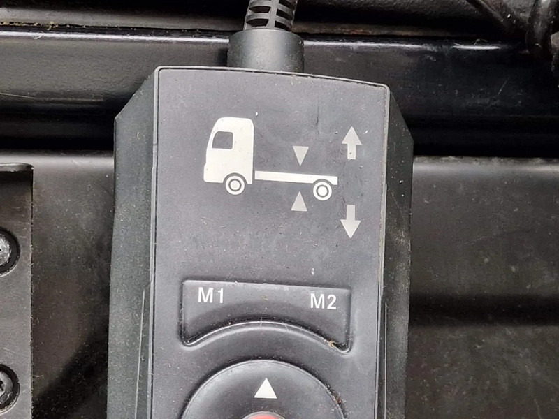 Φορτηγό με σύστημα καλωδίων Mercedes-Benz Arocs 3251 8x4 - Cable system - HUB reduction - Euro 6 - Camera system: φωτογραφία 17 Φορτηγό με σύστημα καλωδίων Mercedes-Benz Arocs 3251 8x4 - Cable system - HUB reduction - Euro 6 - Camera system: φωτογραφία 17