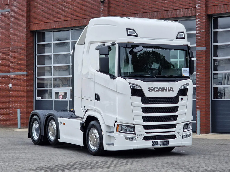 Scania 660S V8 NGS Highline 6x2/4 - New - Full spec - Retarder - Night clima - Leather - Led - Alcoa - Τράκτορας: φωτογραφία 1 Scania 660S V8 NGS Highline 6x2/4 - New - Full spec - Retarder - Night clima - Leather - Led - Alcoa - Τράκτορας: φωτογραφία 1