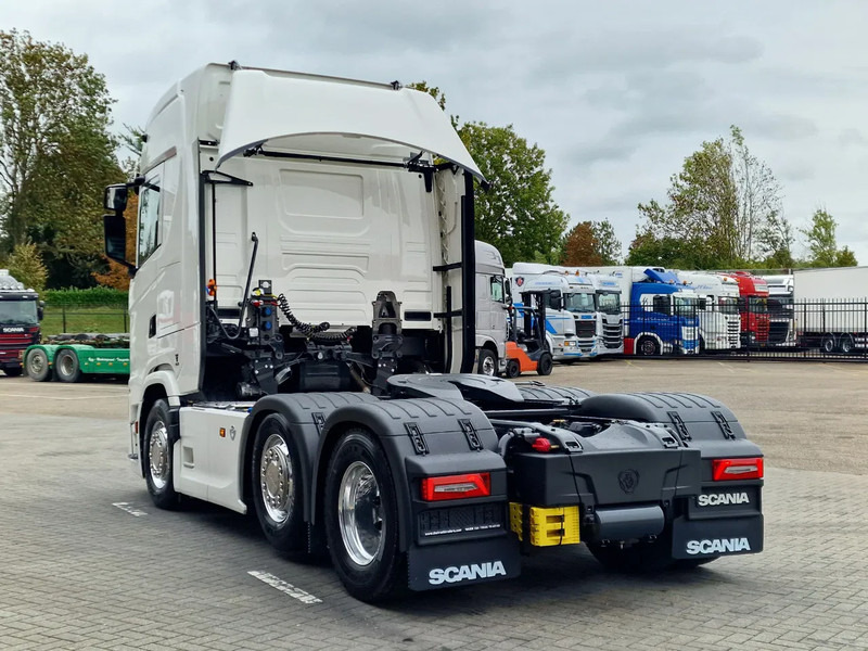 Scania 660S V8 NGS Highline 6x2/4 - New - Full spec - Retarder - Night clima - Leather - Led - Alcoa - Τράκτορας: φωτογραφία 5 Scania 660S V8 NGS Highline 6x2/4 - New - Full spec - Retarder - Night clima - Leather - Led - Alcoa - Τράκτορας: φωτογραφία 5