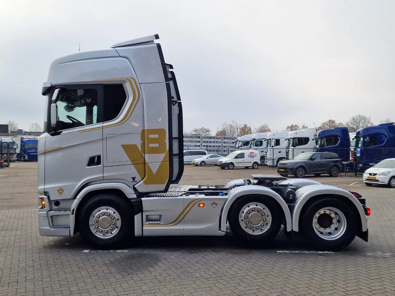 Scania 660S V8 NGS Highline 6x2/4 - New - Full spec - Retarder - Night clima - Led - Leather - Navi - Τράκτορας: φωτογραφία 4 Scania 660S V8 NGS Highline 6x2/4 - New - Full spec - Retarder - Night clima - Led - Leather - Navi - Τράκτορας: φωτογραφία 4