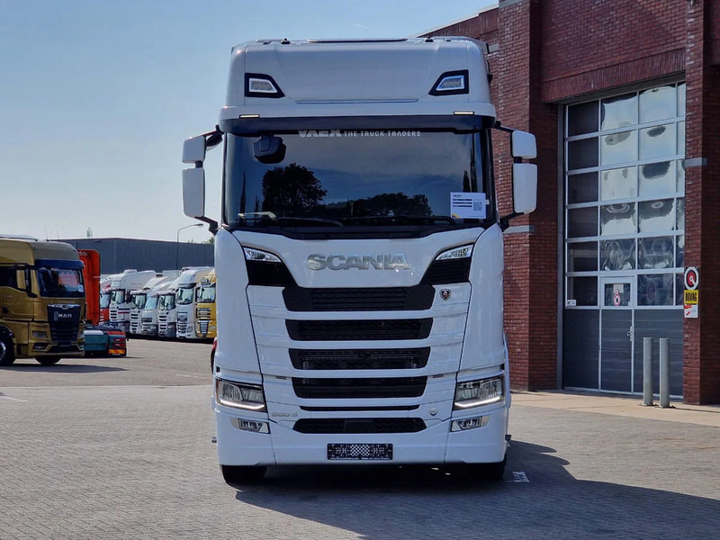 Scania 660S V8 NGS Highline 6x2/4 - New - Old dashboard - Full spec - Retarder - Night clima - Led - Leather - Navi - Τράκτορας: φωτογραφία 2 Scania 660S V8 NGS Highline 6x2/4 - New - Old dashboard - Full spec - Retarder - Night clima - Led - Leather - Navi - Τράκτορας: φωτογραφία 2