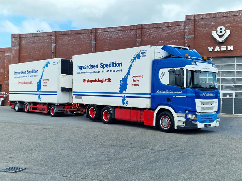 Scania R500 NGS B6X2NB / Trailer-Bygg 12-2004 / Frigobox Sidedoors / Rohrbahen / hooks - Φορτηγό ψυγείο: φωτογραφία 1 Scania R500 NGS B6X2NB / Trailer-Bygg 12-2004 / Frigobox Sidedoors / Rohrbahen / hooks - Φορτηγό ψυγείο: φωτογραφία 1