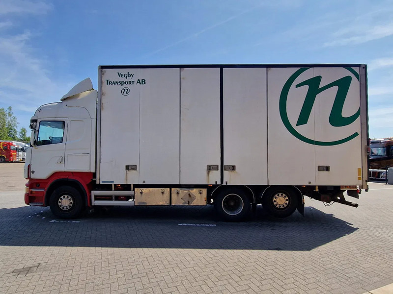 Scania R500 V8 Highline 6x2*4 - Box with side doors - Loadlift - Manual gearbox with retarder - Full air - Steering axle - Φορτηγό κόφα: φωτογραφία 4 Scania R500 V8 Highline 6x2*4 - Box with side doors - Loadlift - Manual gearbox with retarder - Full air - Steering axle - Φορτηγό κόφα: φωτογραφία 4