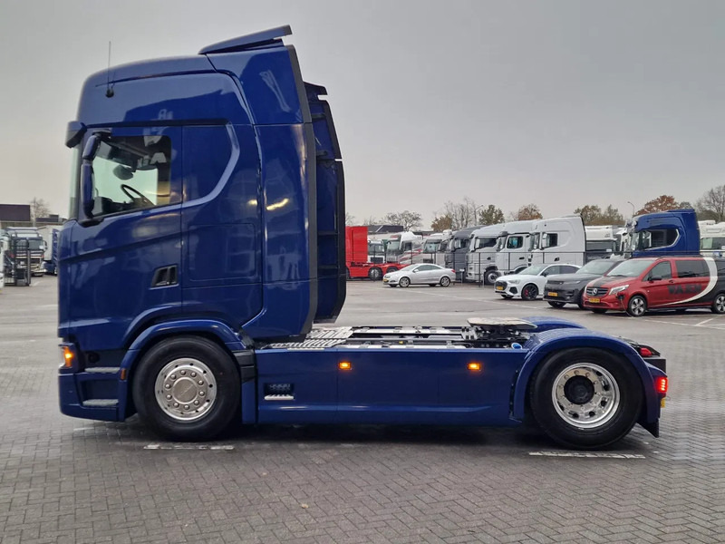Scania S560 Highline 4x2 - Full spec - Retader - Night clima - Full air - Facelift - 2x tank - Τράκτορας: φωτογραφία 4 Scania S560 Highline 4x2 - Full spec - Retader - Night clima - Full air - Facelift - 2x tank - Τράκτορας: φωτογραφία 4