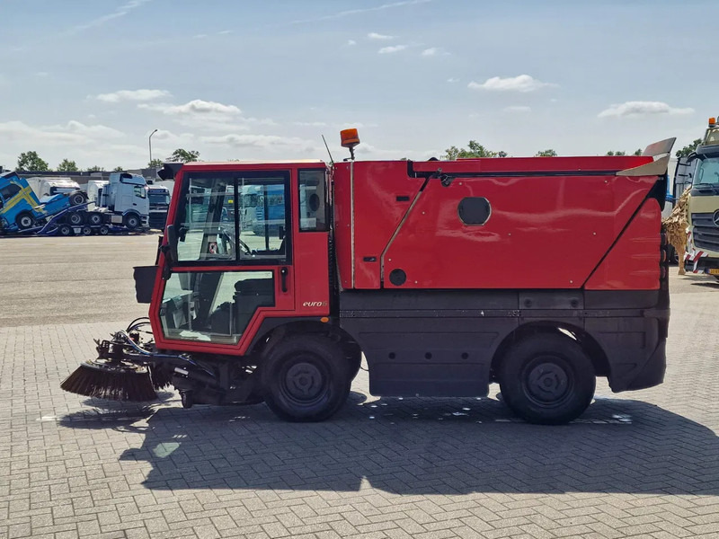 Schmidt Swingo 200 + - 4 wheel steering - Dutch Registration - Βιομηχανικό σάρωθρο: φωτογραφία 4 Schmidt Swingo 200 + - 4 wheel steering - Dutch Registration - Βιομηχανικό σάρωθρο: φωτογραφία 4