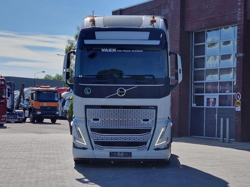 Volvo FH 13.500 Globetrotter XL 4x2 - NEW - Full spec - I parkcool - Full air - - Τράκτορας: φωτογραφία 2 Volvo FH 13.500 Globetrotter XL 4x2 - NEW - Full spec - I parkcool - Full air - - Τράκτορας: φωτογραφία 2