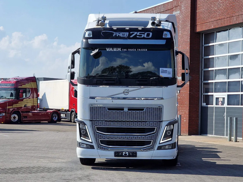 Volvo FH 16.750 Globetrotter 6x2 BDF - Retarder - HUB reduction - Euro 5 - 4.90 WB - Φορτηγό μεταφοράς εμπορευματοκιβωτίων/ Κινητό αμάξωμα: φωτογραφία 2 Volvo FH 16.750 Globetrotter 6x2 BDF - Retarder - HUB reduction - Euro 5 - 4.90 WB - Φορτηγό μεταφοράς εμπορευματοκιβωτίων/ Κινητό αμάξωμα: φωτογραφία 2
